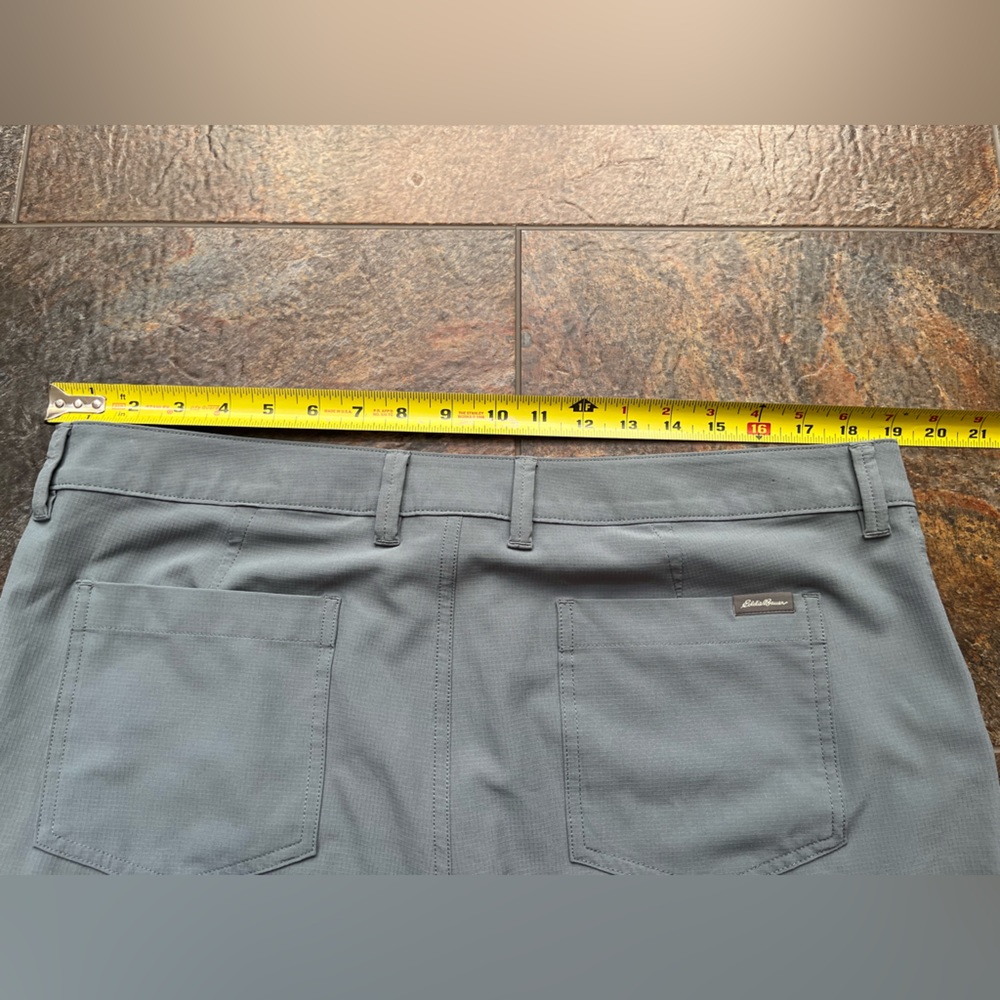 Women’s Eddie Bauer gray rip stop crop capri cargo hiking trail pant. Size 14 - Picture 15 of 16